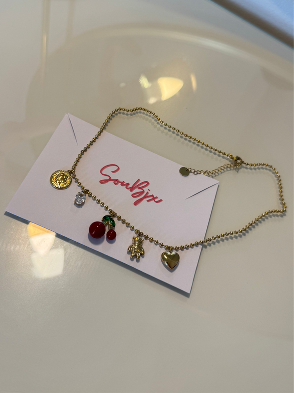 Collier Cherry